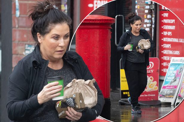 0_PAY-MAIN-Jessie-Wallace-seen-for-the-first-time-since-EE-drama.jpg