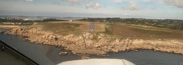 Runway 32 approach at  St Mary Island.JPG