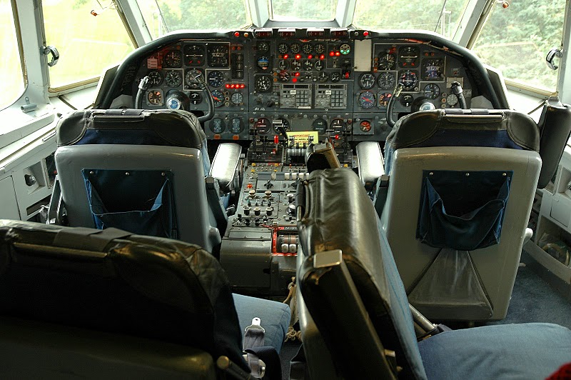 VC10Cockpit.jpg