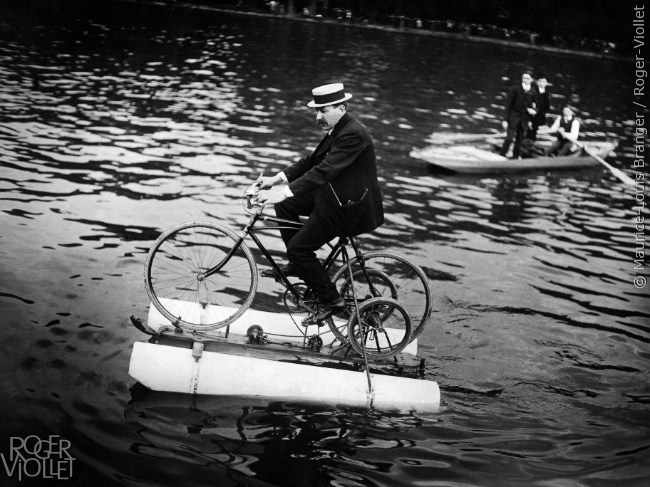 water_bike_seine_parisenimages.jpg